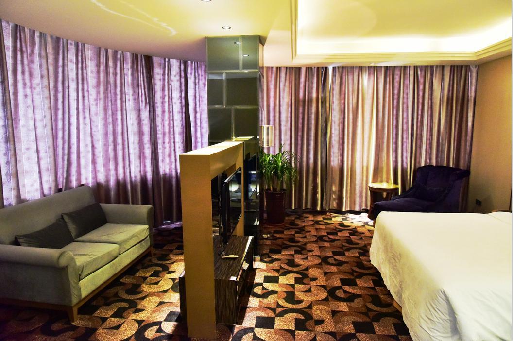 Fuke Jirui Hotel Urumqi Exterior photo